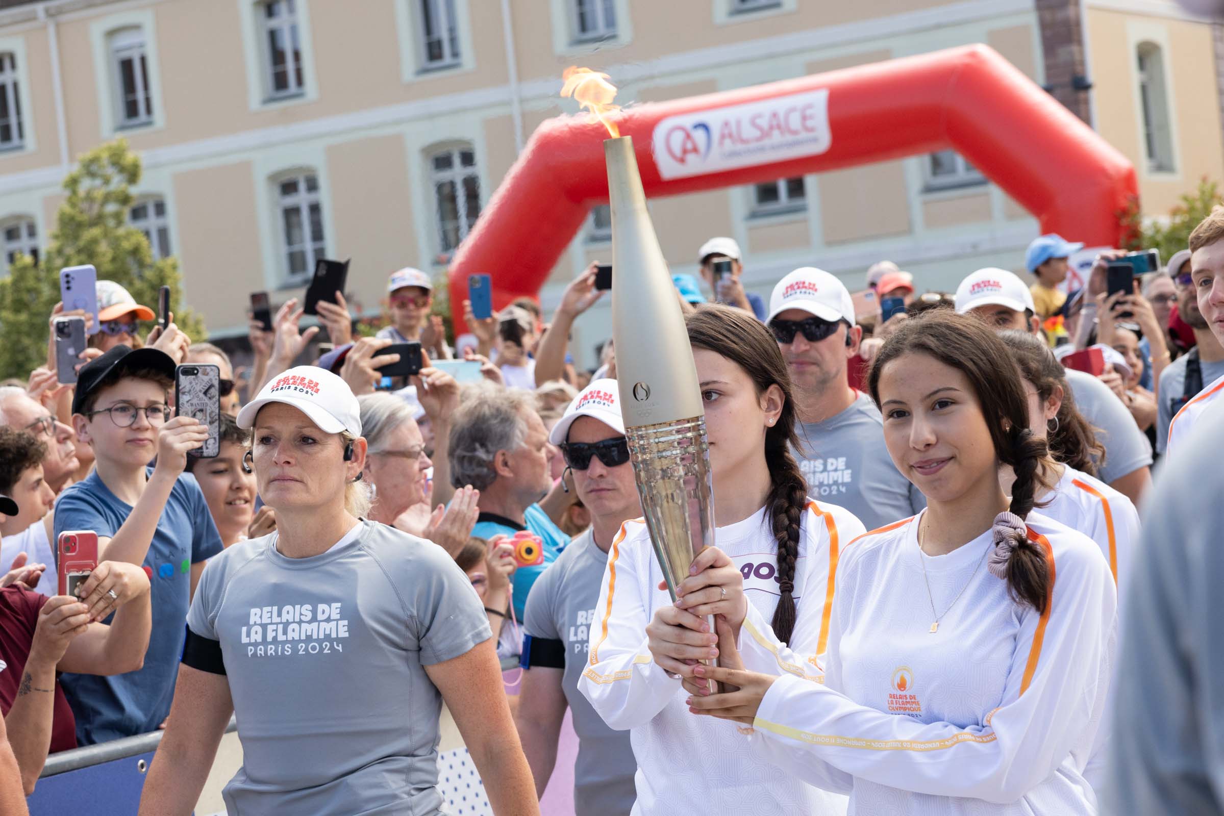 Des Jeunes De France Et Dallemagne à Lhonneur Sur Le Relai De La 8951