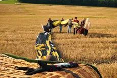 Emballage commun de la montgolfière après le vol en montgolfière